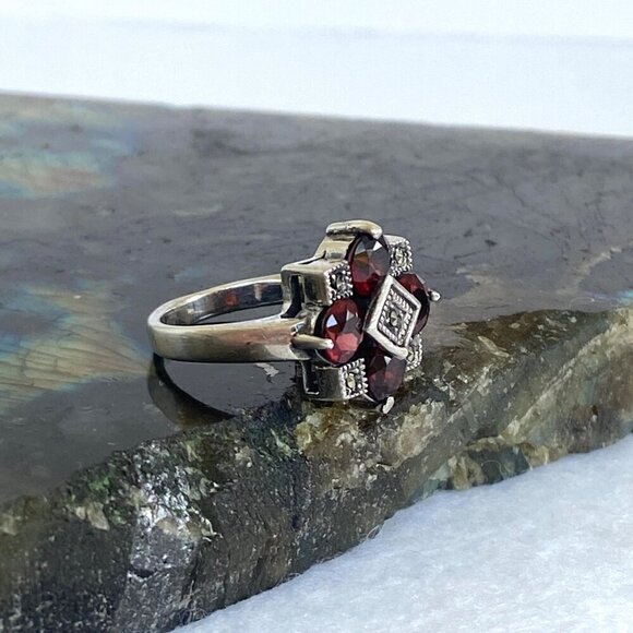 Sterling Silver 925 Multi Stone Round Prong Set Garnet & Marcasite Ring Sz 5.5 - Picture 13 of 16